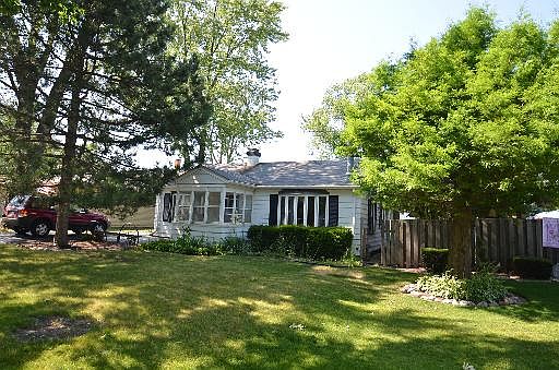 1st image of 240 W Morris Ave
