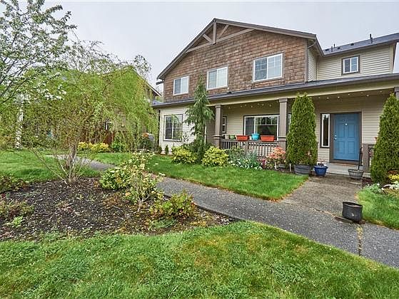 1st image of 1070 43rd Ct NE
