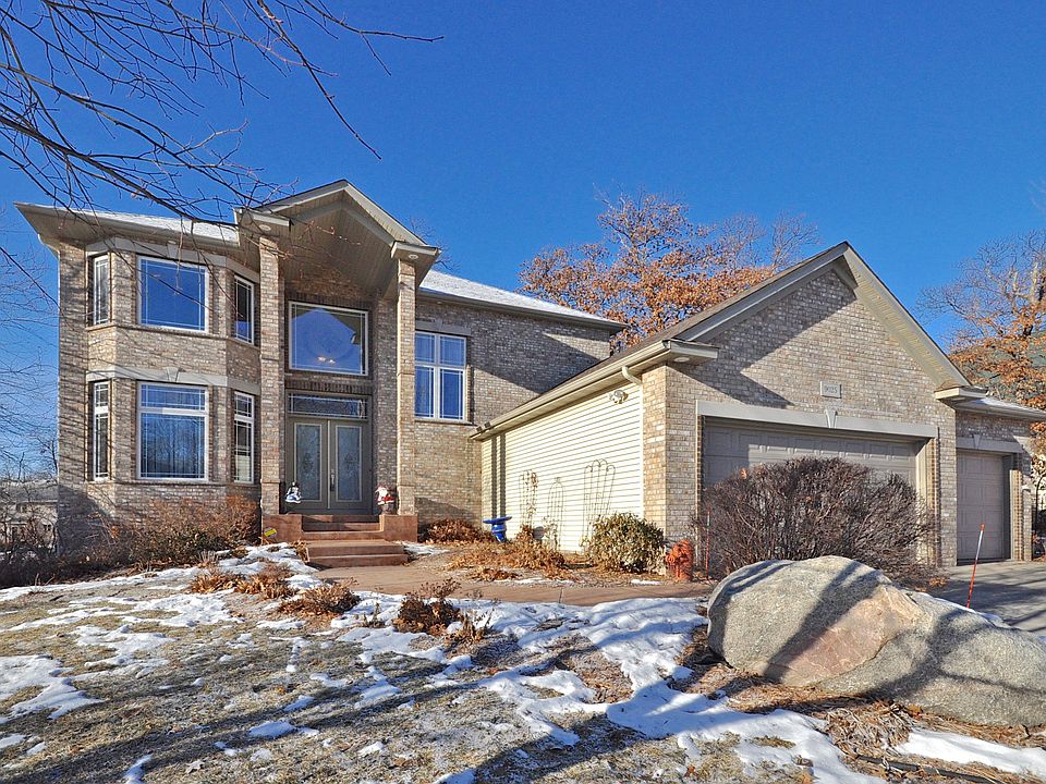 Street View showing 2 story entry way