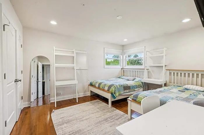 9314 Menard Ave — Photo 11