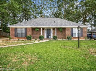 9611 Firethorn Dr, Mobile, AL 36695