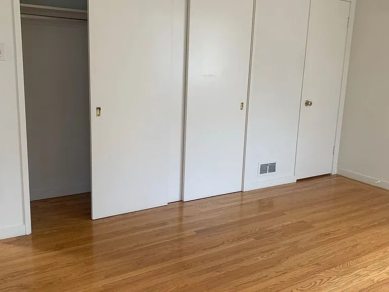 328 Waverley St — Photo 9