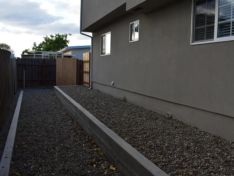 1134 Mentone Ave — Photo 22