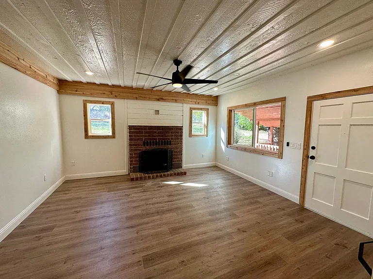 11292 Old Pond Ln — Photo 9