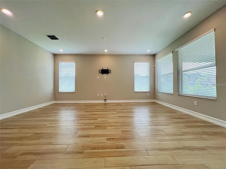 4567 Tivoli Dr — Photo 16