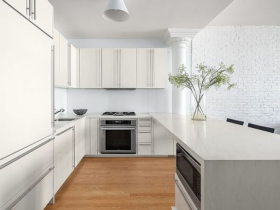 4th image of 60 W 20th St APT 4E