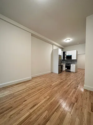 Rented by Peter R. Hungerford, LREB | media 7