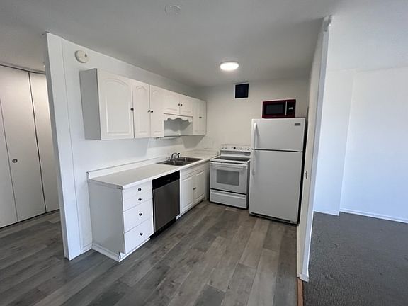 3rd image of 2400 N Lakeview Ave APT 1014