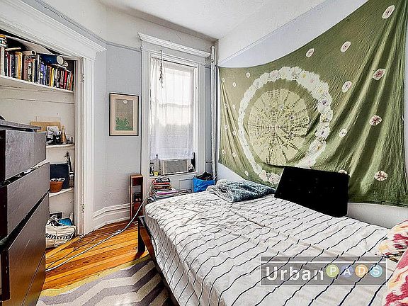 2nd image of 1469 Pacific St #8