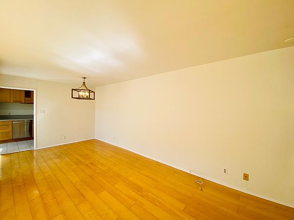 4th image of 11849 Mayfield Ave