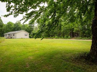 11 Bear Ln, Dalton, NH 03598