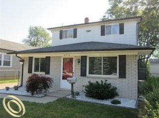 4910 Westpoint St, Dearborn Heights, MI 48125