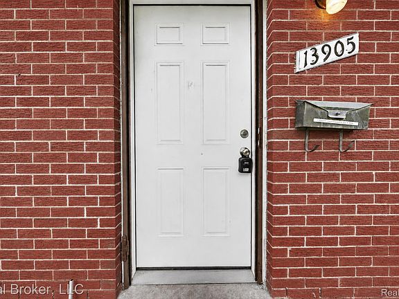 5th image of 13905 Longacre St