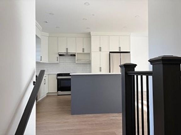 5th image of 32970 Tunbridge Ave #15