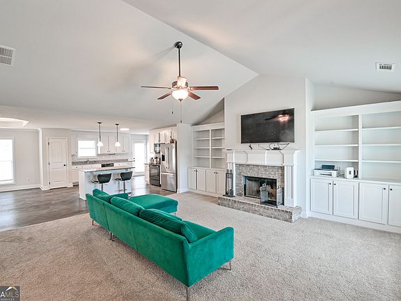 3rd image of 1374 Hardigree Rd