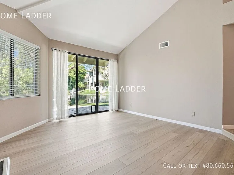 514 S Marina Dr — Photo 10