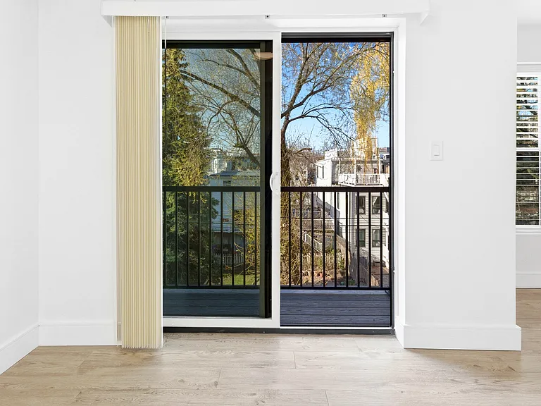255 Maverick St #403 — Photo 5