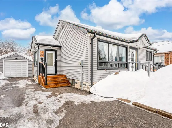 8 Boys St N, Barrie, ON L4N 1Z8