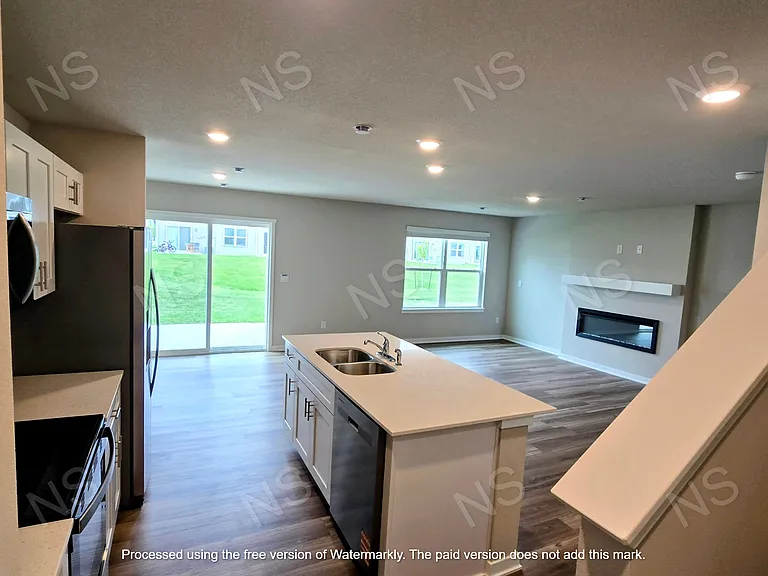 523 Kinley Dr — Photo 15