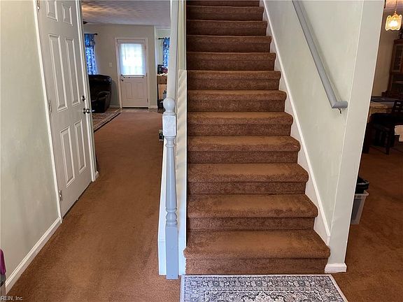 2nd image of 5144 Elmhurst Ave