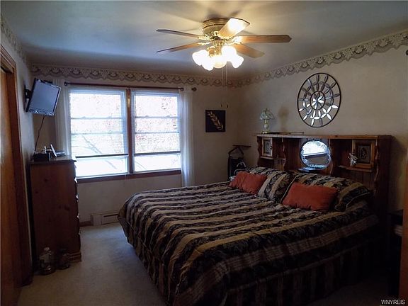 4th image of 419 Robert Dr