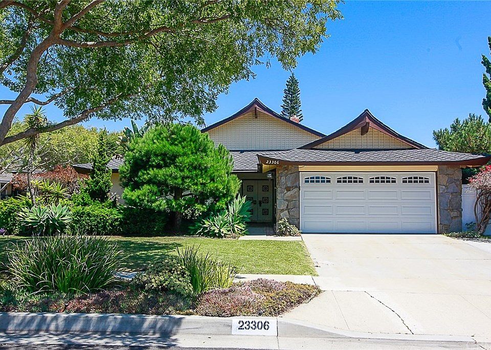 1st image of 23306 Iris Ave