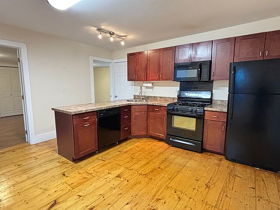 Kitchen with Bedroom 1 (l)