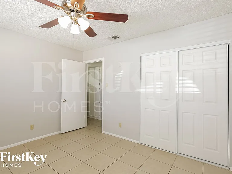 2552 Masters Cir — Photo 8