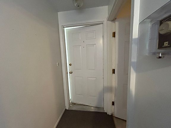 3rd image of 807 Independence Dr APT 1