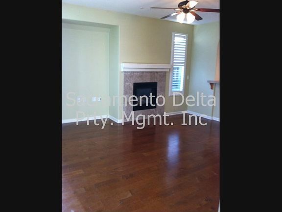 3rd image of 1911 Dawnelle Way