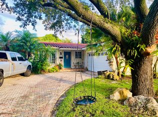 13910 Lake Claire Ct, Miami Lakes, FL 33014