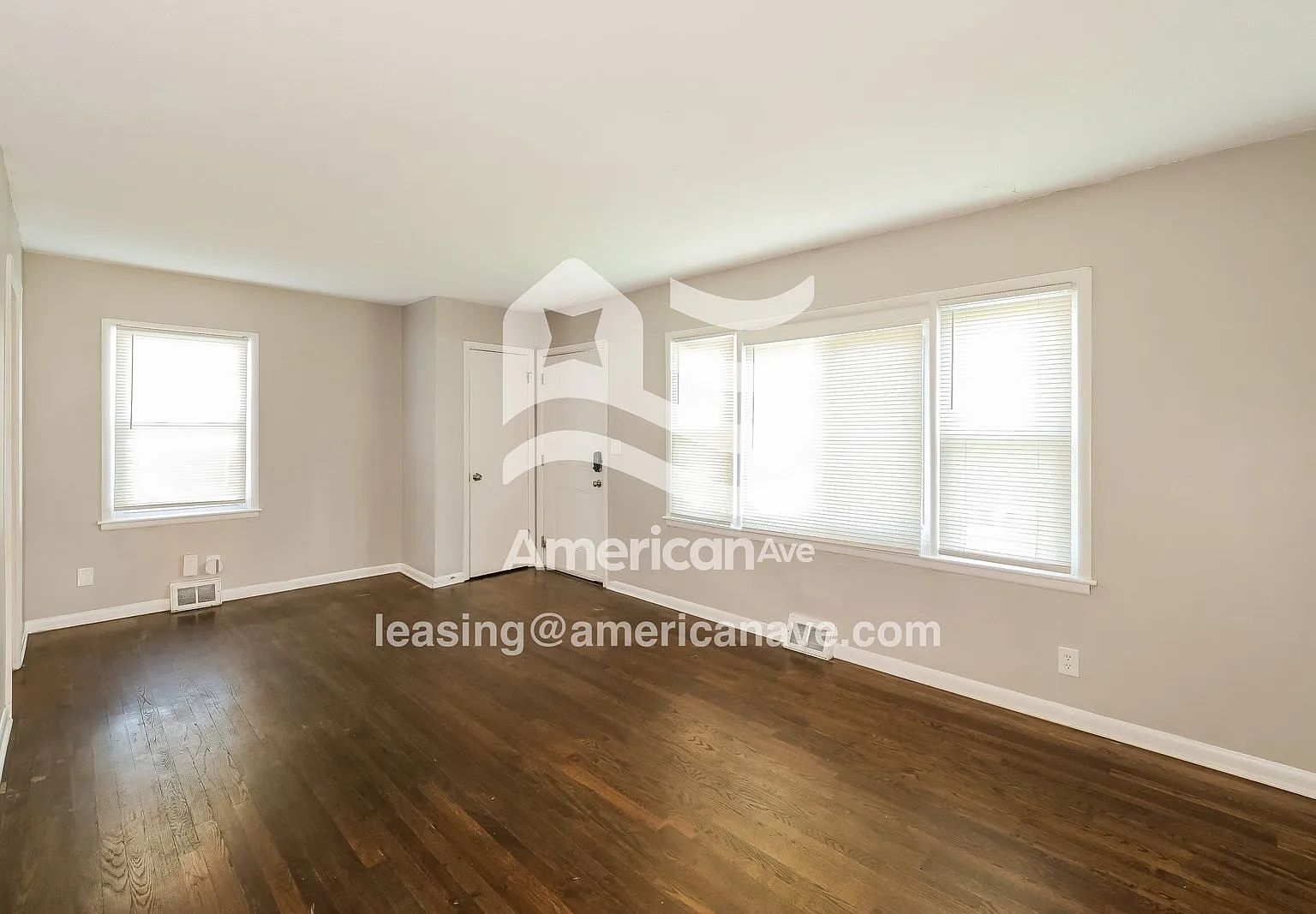 4 bed, 1.0 bath, 874 sqft, $1,956 — Photo 4