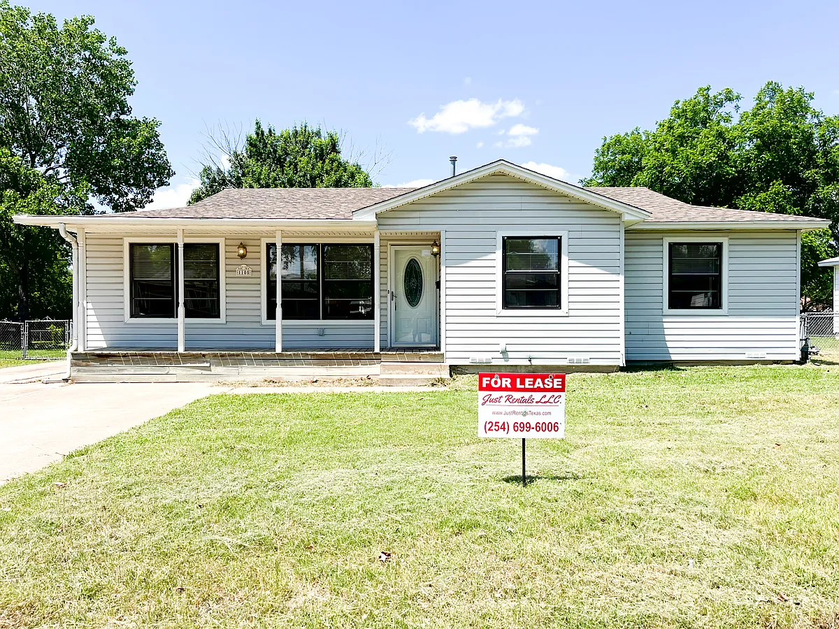 Building Photo - 1105 Estes Dr