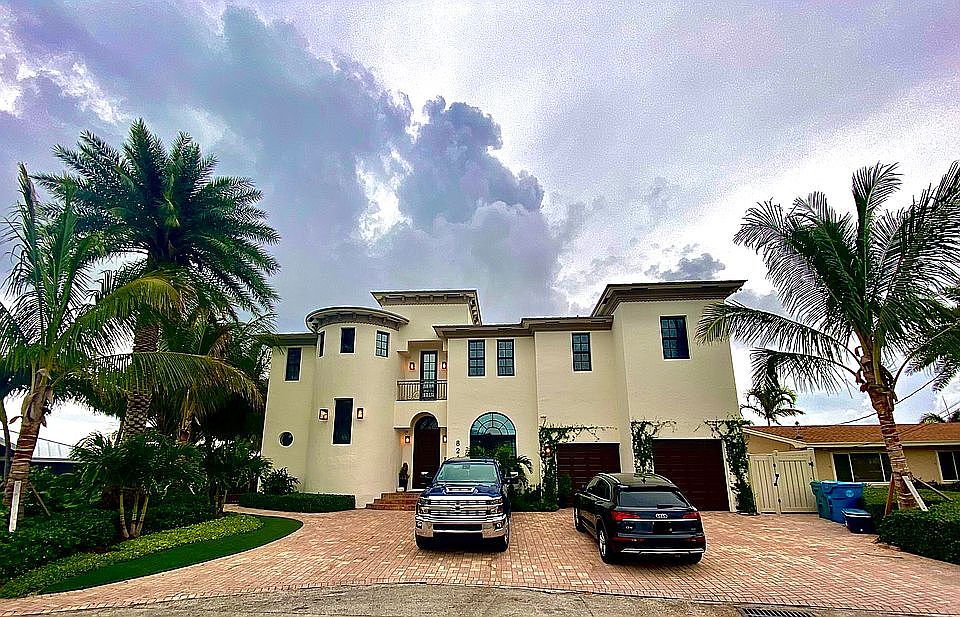 1st image of 826 Shore Dr