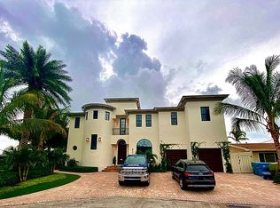 826 Shore Dr, Boynton Beach, FL 33435