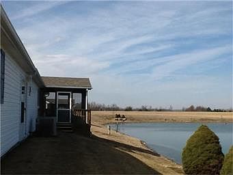 3rd image of 856 NE White Oaks Ln