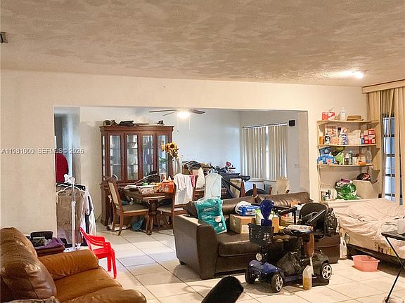 3rd image of 2515 SW 44th Ave