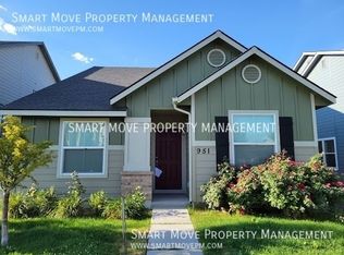 951 W Parkstone St, Meridian, ID 83646