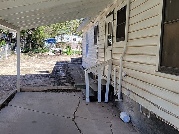 3rd image of 316 W Schreiner St