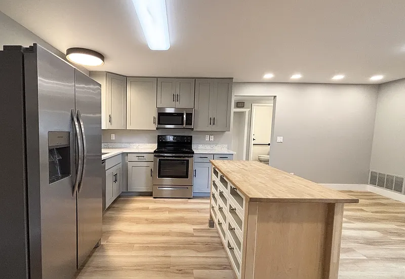 2 bed, 2.0 bath, 865 sqft, $1,590 — Photo 3