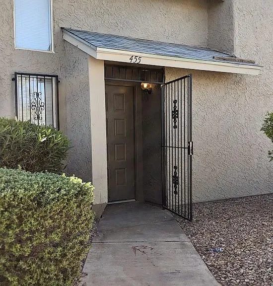 455 Sellers Pl — Photo 1