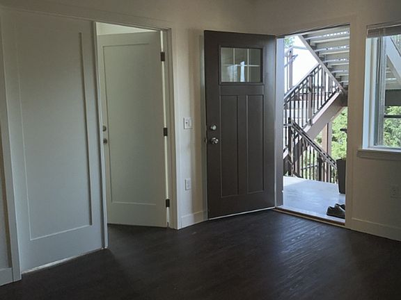 3rd image of 619 E Myrtle St #402