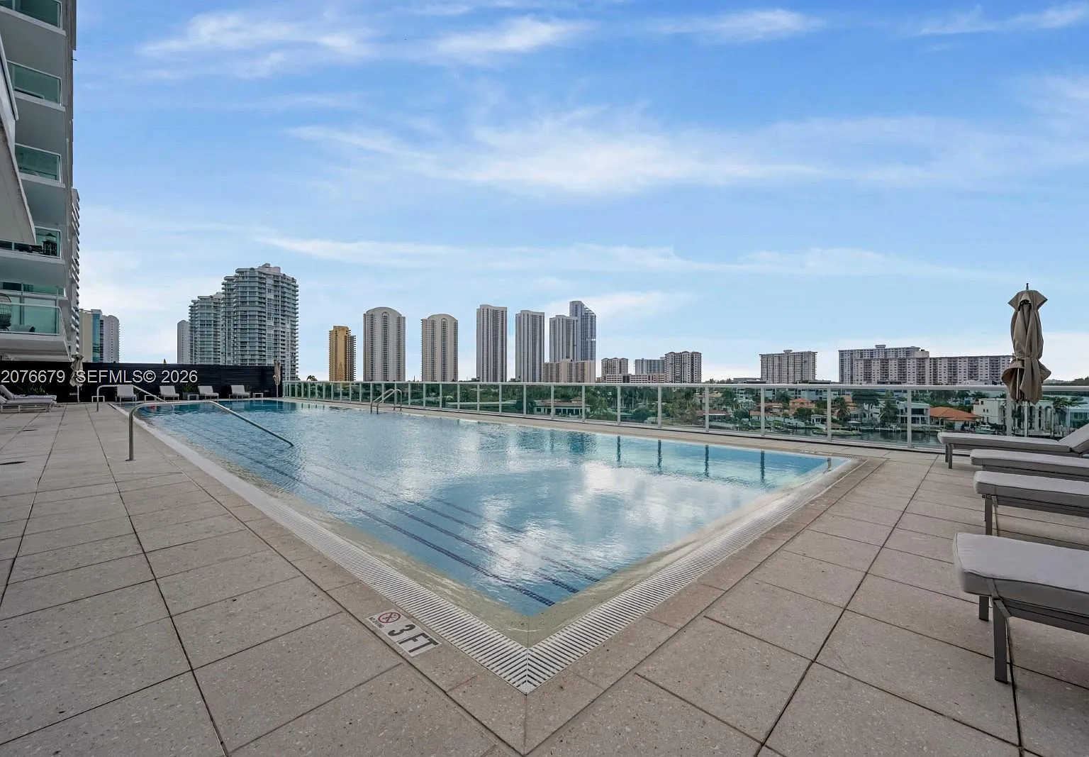 400 Sunny Isles Condo Wes — Photo 3