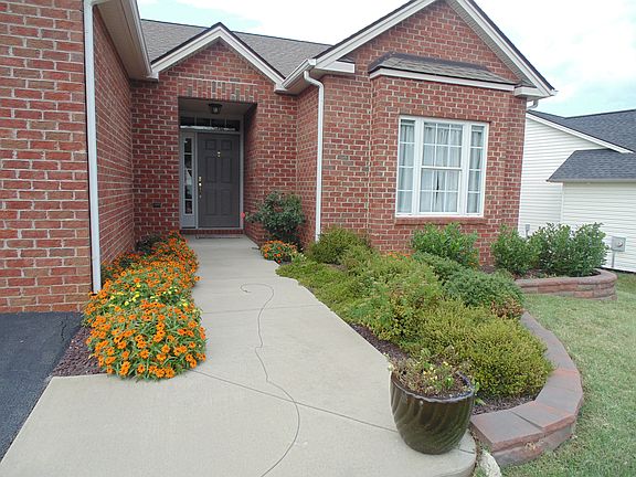 2nd image of 2717 Cottage Rose Ln