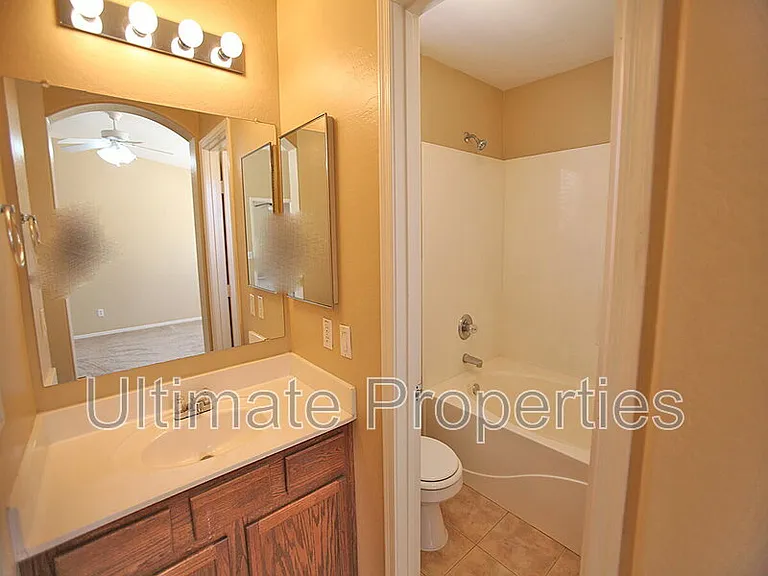 2333 W Maldonado Dr — Photo 11