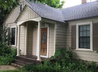 1309 Wallace St, Taylor, TX 76574
