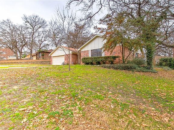 3rd image of 113 Redhaw Ct