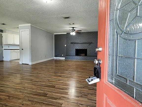 3rd image of 21468 Circle Dr