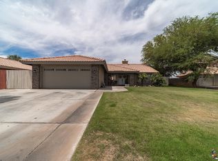 571 Sunflower Ln, Imperial, CA 92251