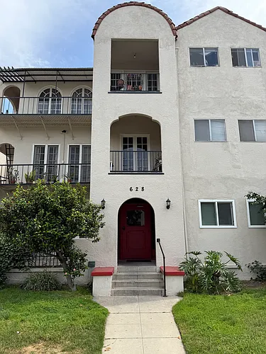 628 E Elk Ave #101 Photo 1